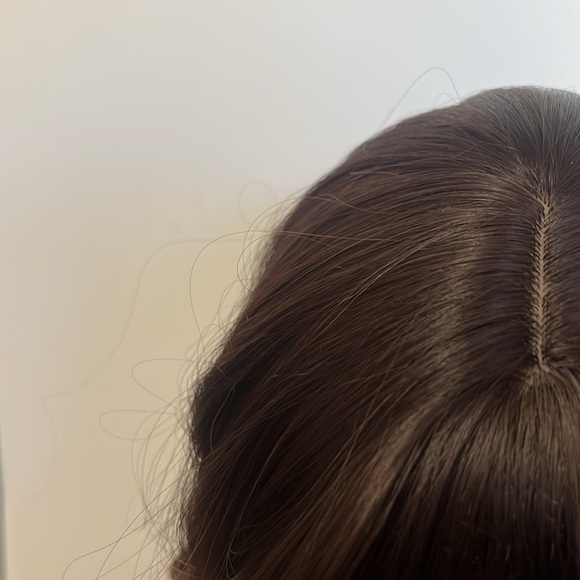 Wavy Medium Short Wig Balayage Blonde - Realistic Look - Picture 7 of 9